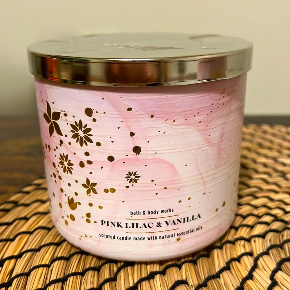 Bath & Body Pink Lilac & Vanilla Candle. BRAND NEW!